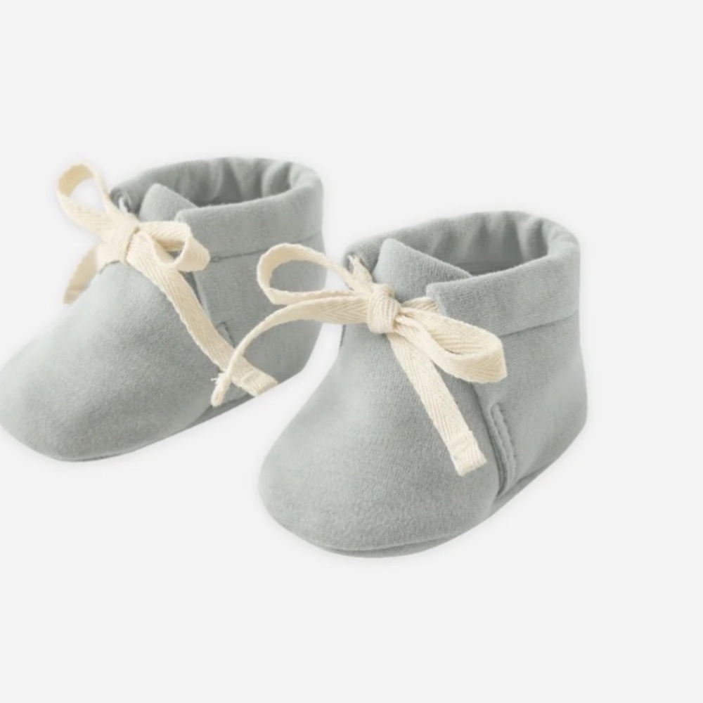 Quincy Mae Soft Baby Blue newborn booties size 0-3 months